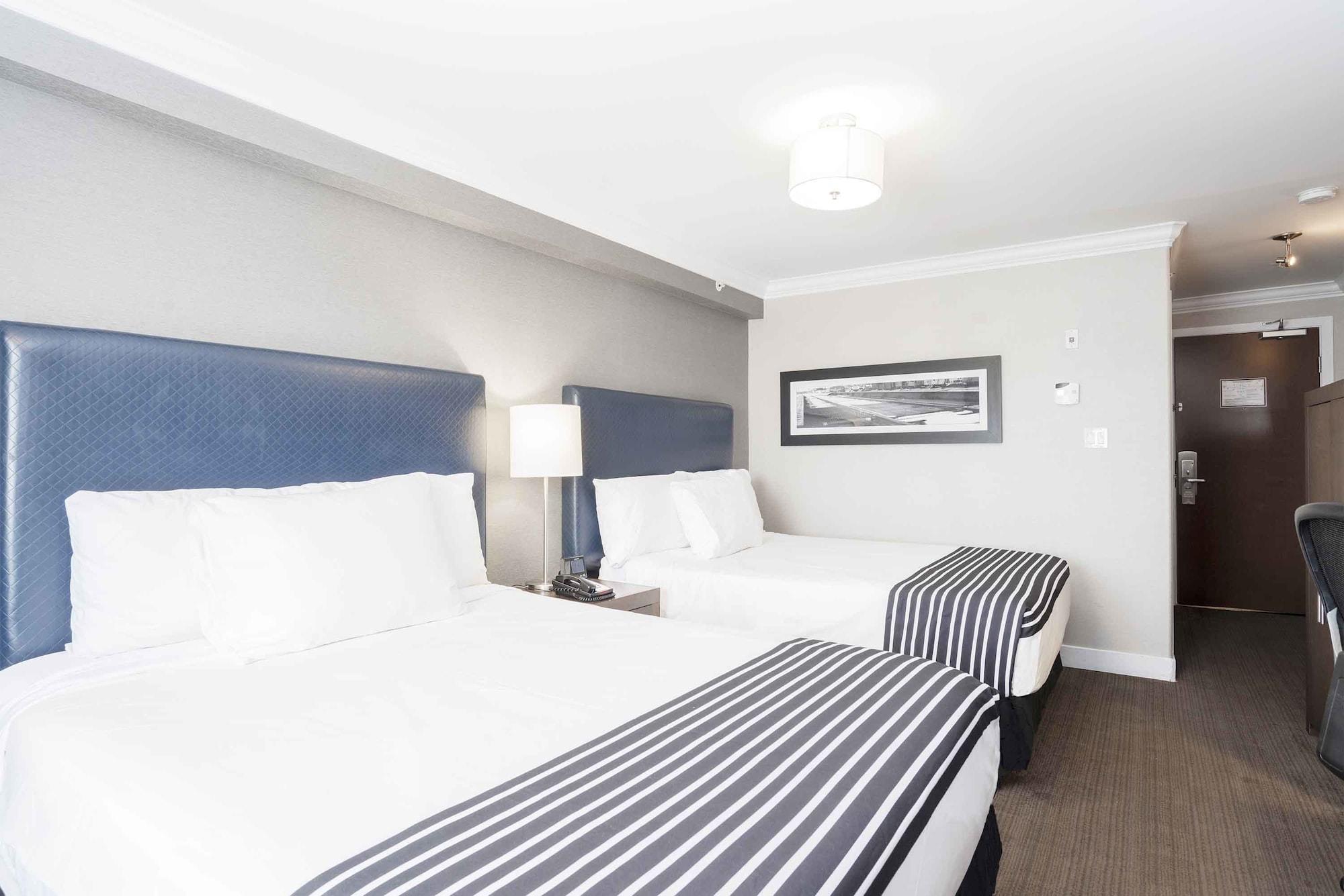 Hotel Sandman Signature George