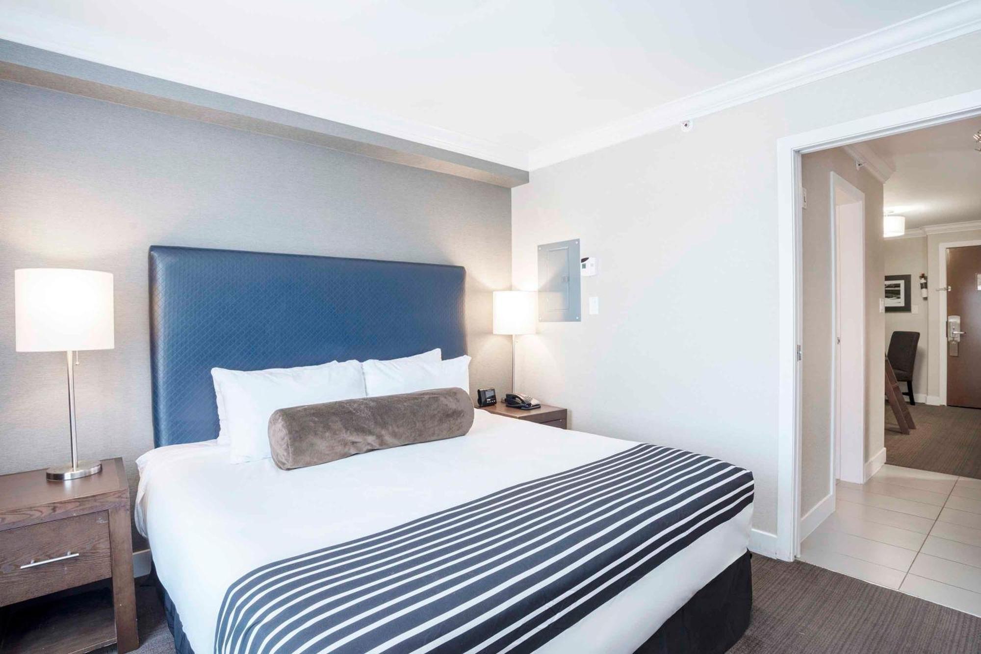 Hotel Sandman Signature George 4*
