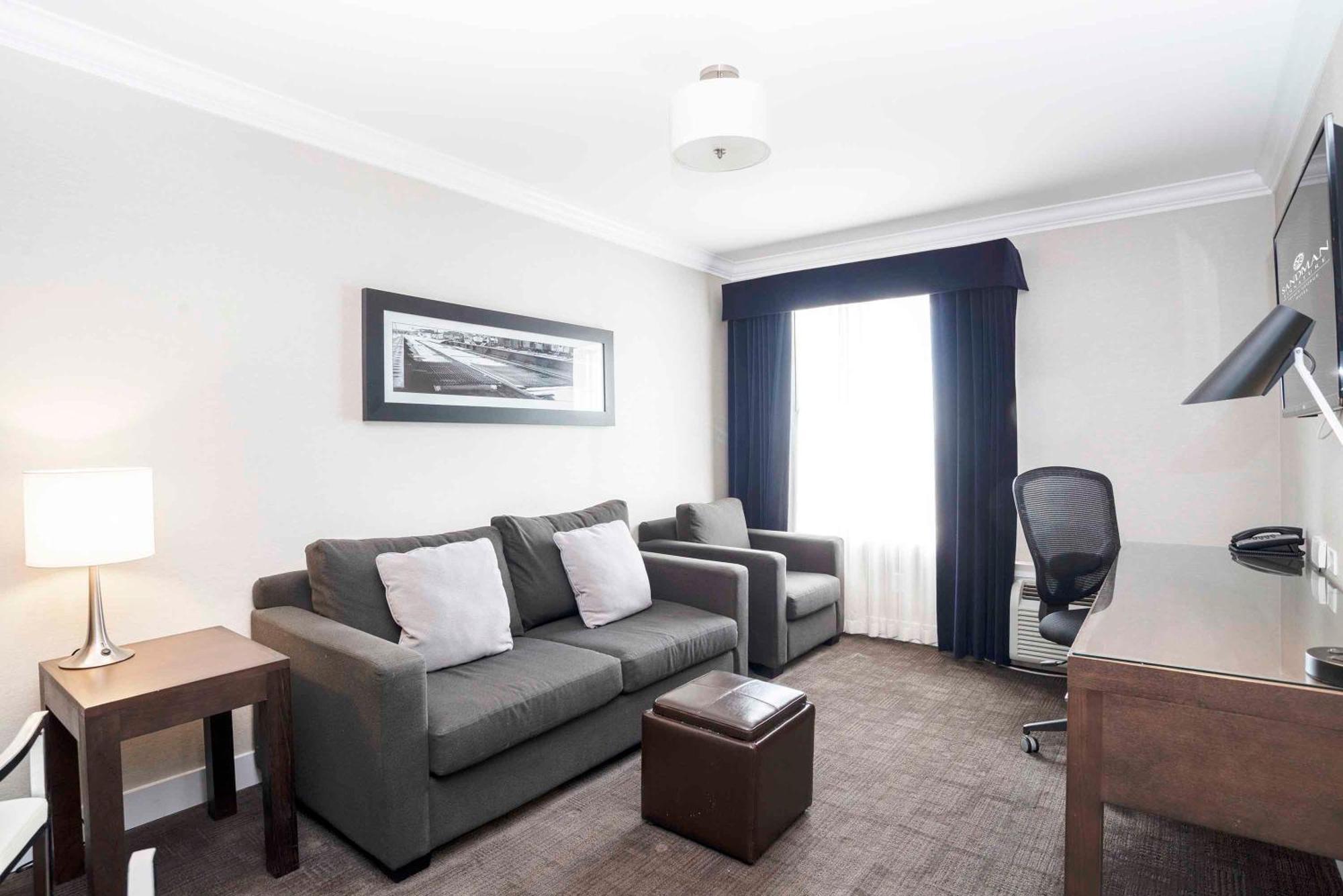 Sandman Signature George 4* Prince George