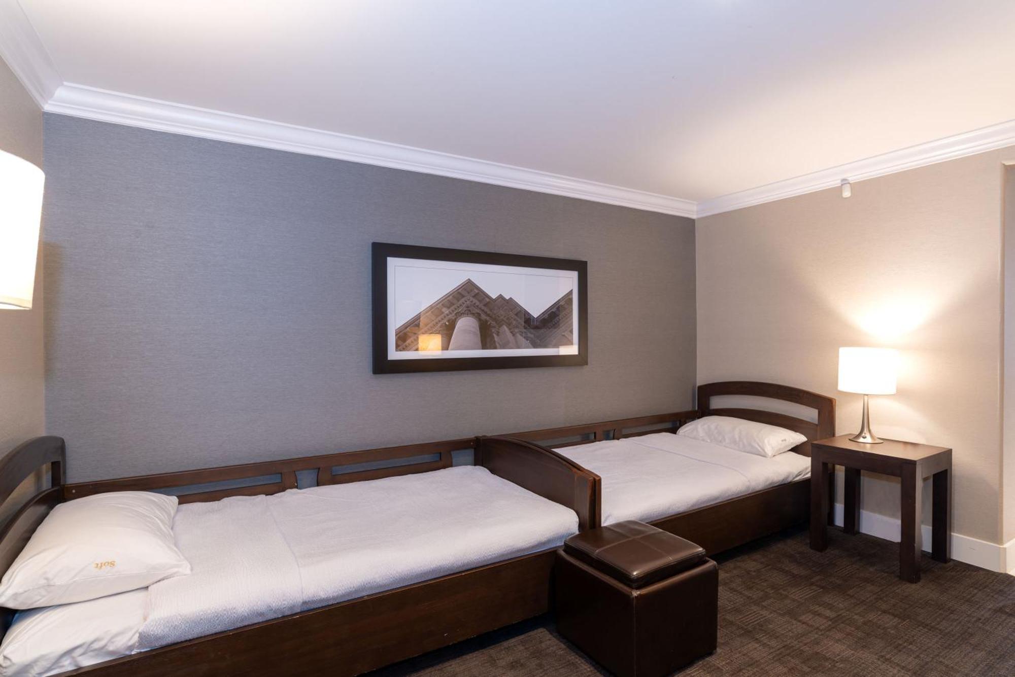Hotel Sandman Signature George
