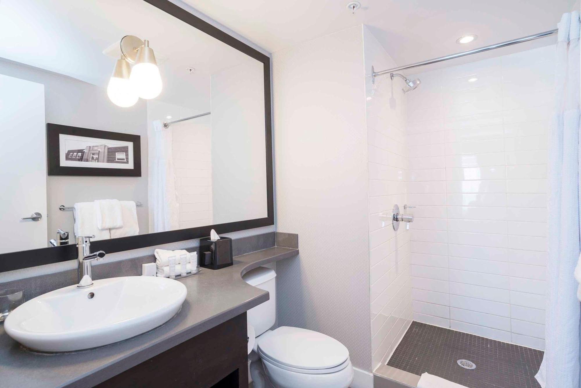 Sandman Signature George 4* Prince George
