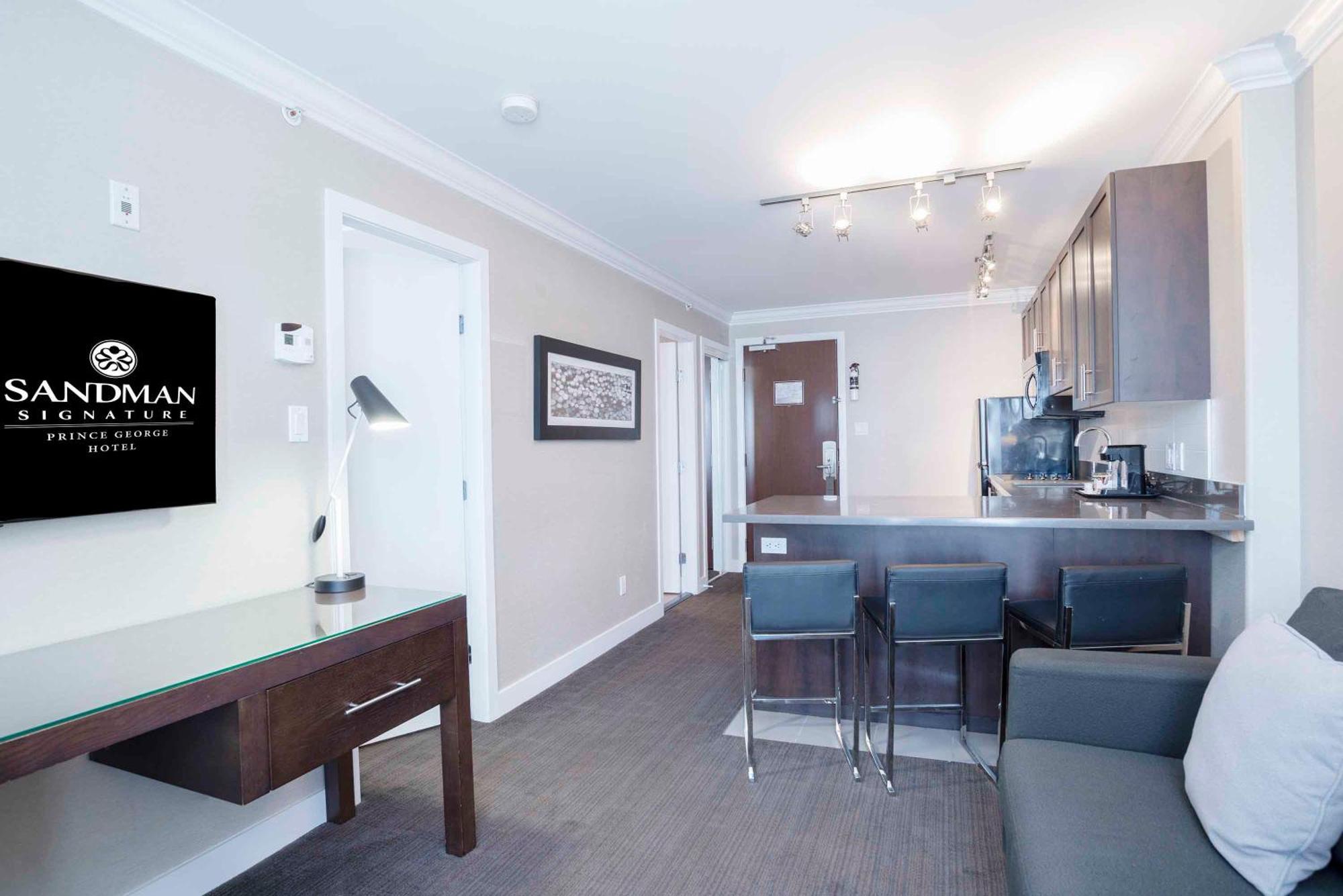 Hotel Sandman Signature George