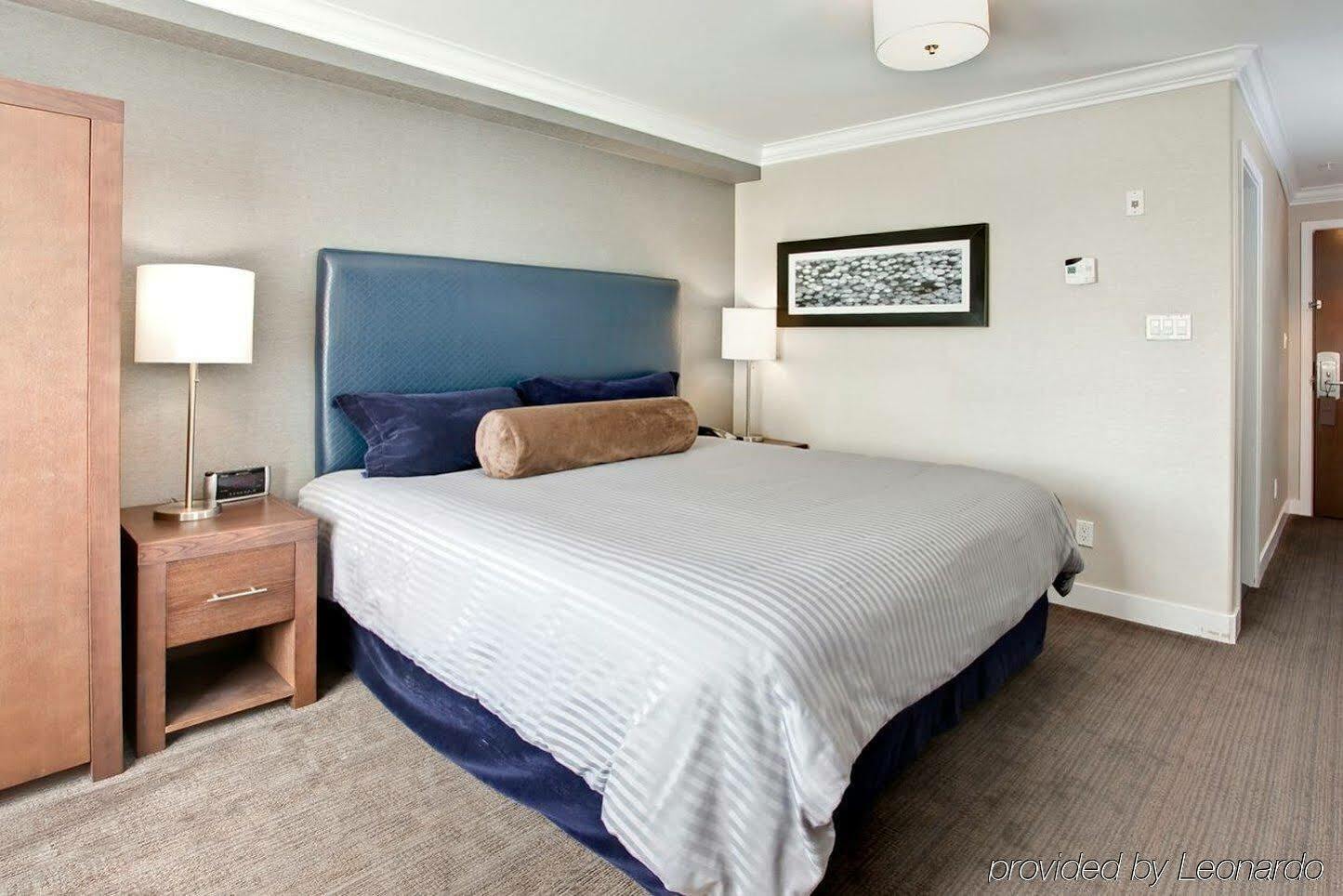 Hotel Sandman Signature George 4*